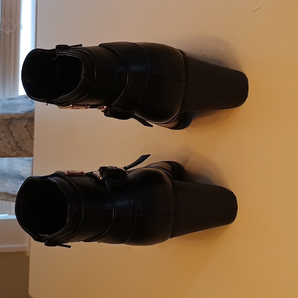 Guess Black Ankle Boots with Buckle Details 3 Inch Heel-Womans Size 10M - Picture 8 of 13